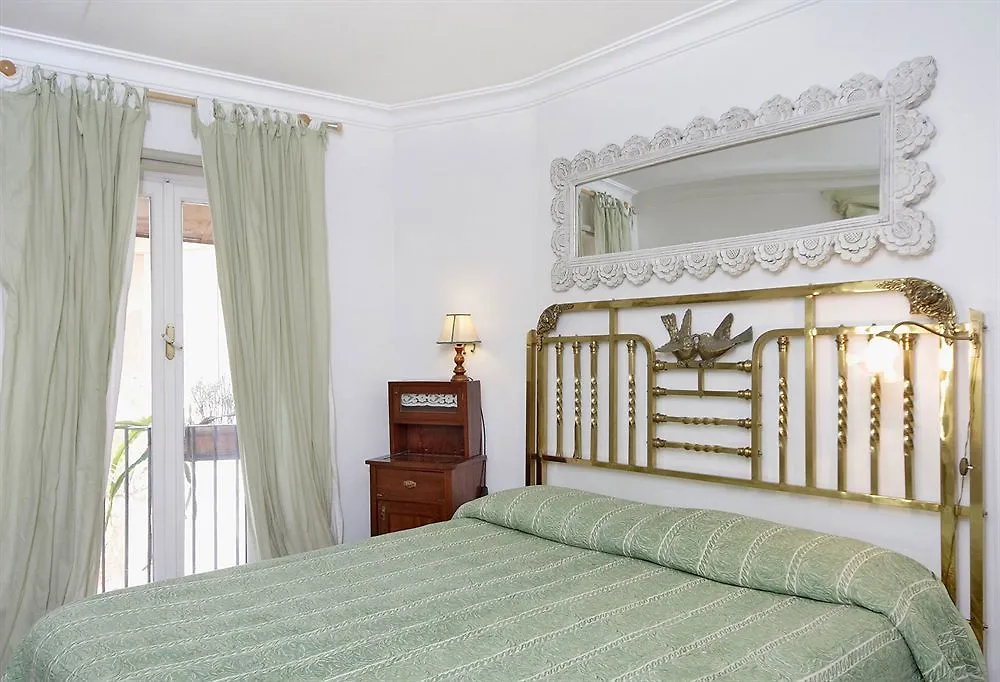 Gambero Apartments Rome